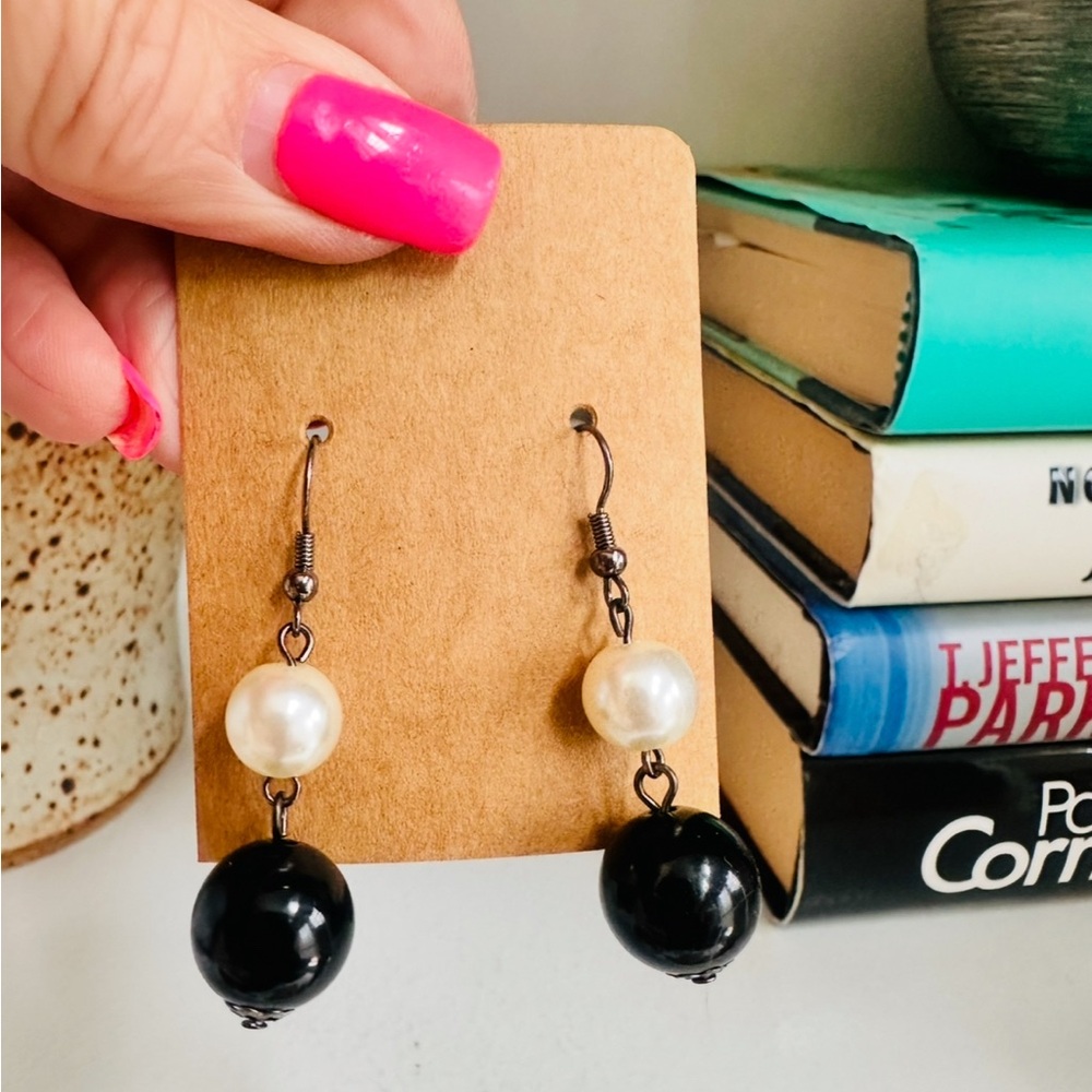 Elegant Black and White Pearl Drop Earrings